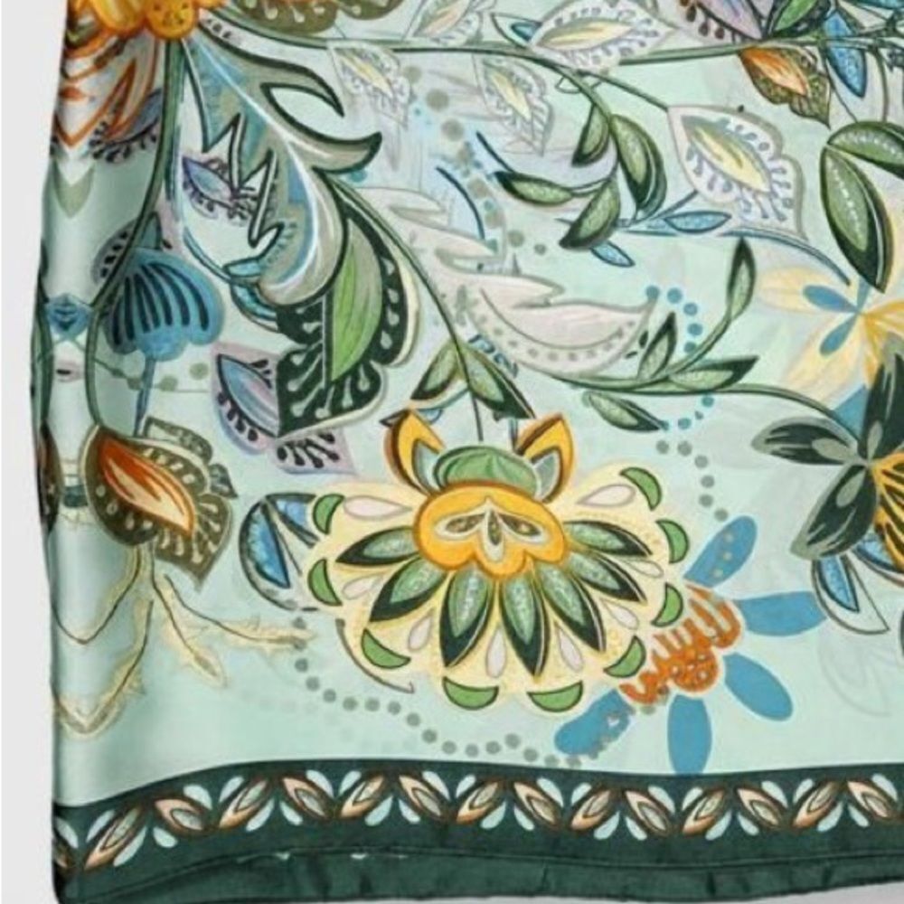 Floral Patterned Scarf - Picture 4 of 5
